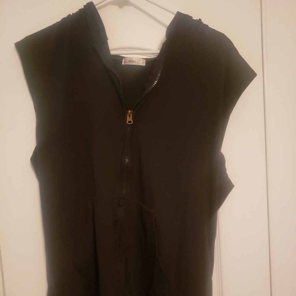 Black Large Size, No-Sleeve Shirt with Hoodie